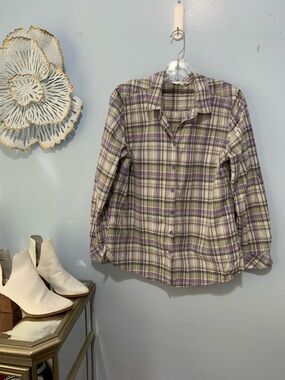 Northern Reflections Lavender Cream and a hint, green Plaid Shirt size large